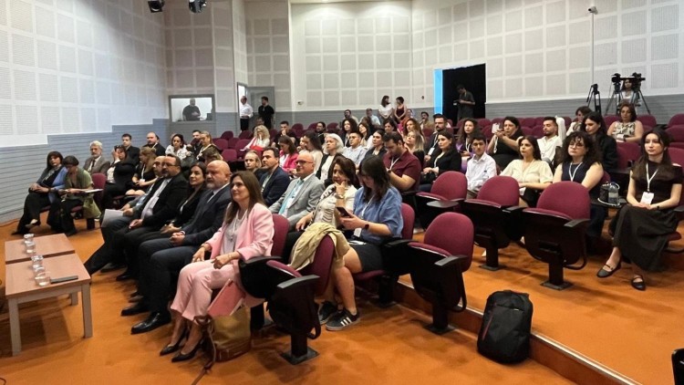 13. Uluslararası İletişim Günleri'nde ikinci gün, davetli konuşmacılar oturumuyla başladı