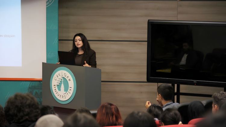 Üsküdar İletişim'in yeni öğrencilerine etkili iletişim ve dijital nezaket anlatıldı