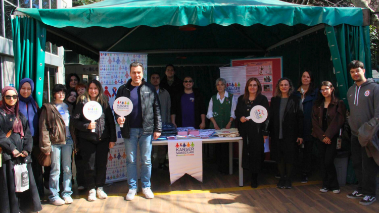 Kanser Savaşçıları Derneği standı Üsküdar İletişim’de açıldı