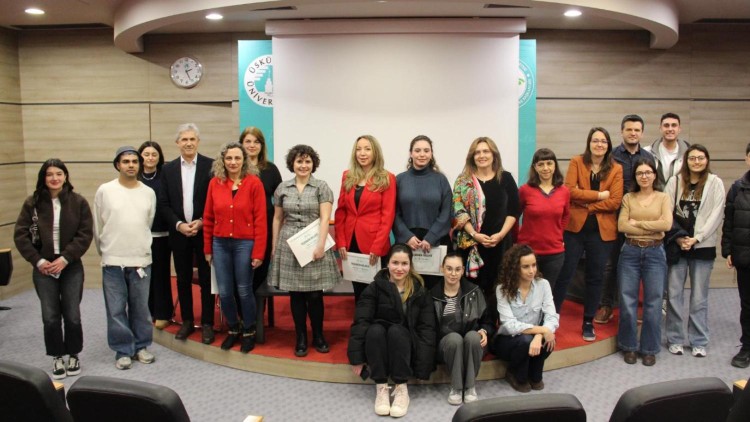 Üsküdar İletişim’de medya ve kadın paneli: "Medya kadını ya görmezden geliyor ya da kurbanlaştırıyor"