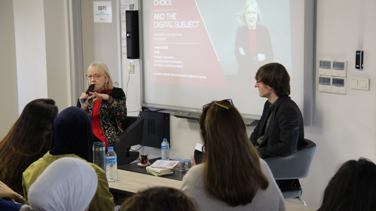 Renata Salecl Üsküdar İletişim'de öğrencilerle buluştu