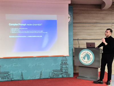 Arş. Gör. Ekim Atay, eğiticilerin eğitimi kapsamında sunumu gerçekleştirdi.