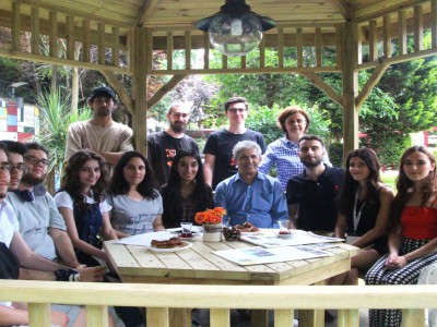 Çardak Sohbetleri programının ikinci bölüm çekimi gerçekleştirildi. Prof. Dr. Süleyman İrvan, "Medya özgürlüğü ve gazetecilik" hakkında konuştu.