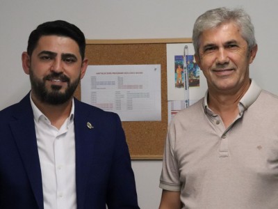 Çiftçi TV Genel Müdürü İrfan Ak, Gazetecilik Bölüm Başkanı Prof. Dr. Süleyman İrvan'ı ziyaret etti.