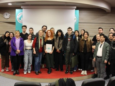 Dr. Öğr. Üyesi İrem Çoban: “Yapay zekâ bir araç, yaratıcılık insana ait”