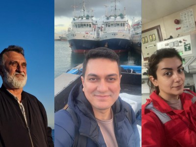 Kimi evladını kaybettiği haberiyle açık denizdeyken yüzleşti, kimi karaya çıktığında
kalabalığın içinde kayboldu. Denizci olmak, meslekten fazlası