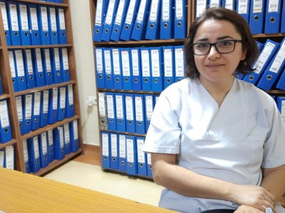 Çapa Tıp Fakültesi Hastanesinde çalışan Hemşire Aslı Arslan Altın ile hastanedeki son durum ve Sinovac aşısı hakkında konuştuk.