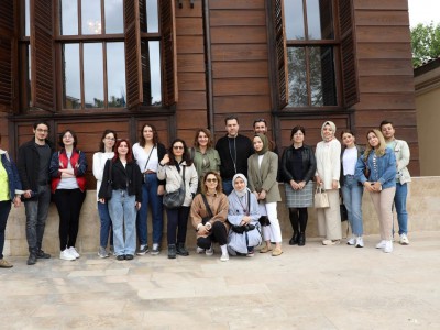 Üsküdar Üniversitesi ve İstanbul Büyükşehir Belediyesi Turizm Müdürlüğü'nün katkılarıyla tarihi mekânlara gezi gerçekleştirildi.