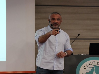 Üsküdar Üniversitesi Reklamcılık Bölümünün düzenlemiş olduğu 'Dijital Pazarlama ve Kariyer Sohbetleri' başlıklı etkinlik gerçekleştirildi.