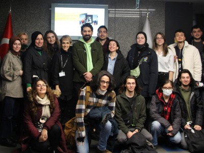 Çizgi Film ve Animasyon Bölümü, yeni dünyada üç boyutlu tasarım konulu etkinlikte Generalist Kreatif Direktör Mustafa Berk’i öğrencilerle buluşturdu.