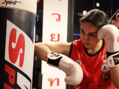 Parkta başladı, Tayland’da ringde devam etti