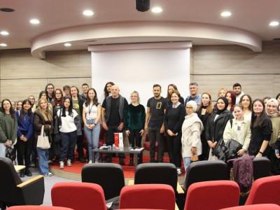 Polat Labar ve Kırmızı Başlıklı Kız’dan interaktif talk show