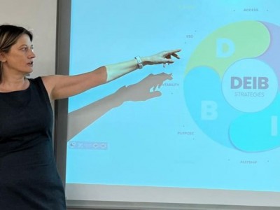 Polonyalı akademisyen uluslararası iletişimin önemine dikkat çekti