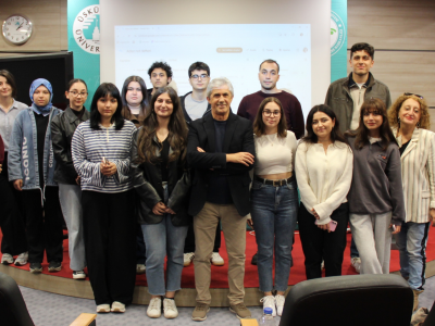 Prof. Dr. Süleyman İrvan, iletişim öğrencilerine yapay zekâyı anlattı.