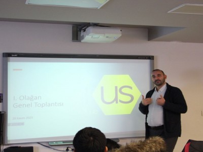 Üsküdar Üniversitesi İletişim Fakültesi Reklamcılık Atölyesi’nde yeni dönem eğitimleri kaldığı yerden devam ediyor.