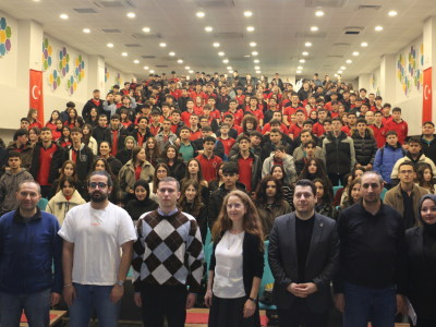 Etkinliğe lise öğrencileri yoğun katılım gösterdi