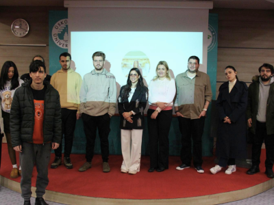 Üsküdar Üniversitesi Reklamcılık Bölümü tarafından düzenlenen etkinlikte perakende pazarlama ve yapay zeka konuşuldu