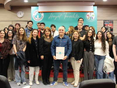 Kampüste radyo heyecanı: Öğrenciler canlı yayına konuk oldu