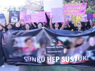 Üsküdarlı öğrenciler kadına şiddete dur dedi