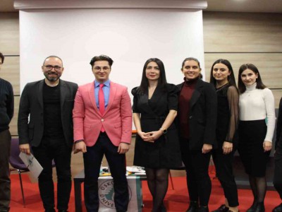 “Hayat Bize Milyonluk Sorular Soruyor” adlı etkinlik, yapımcı Mehmet Çam’ın katılımıyla Üsküdar Üniversitesi İletişim Fakültesi'nde gerçekleştirildi.