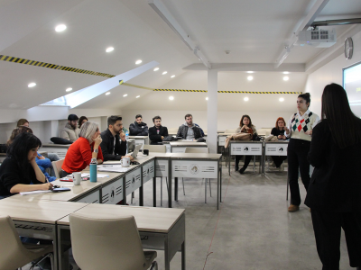 Yeni Medya ve İletişim öğrencilerinin mezuniyet projeleri jüri önüne çıktı