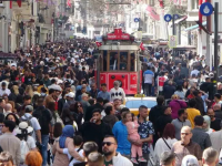 Taksim: Kalabalıkların içinde kaybolmak