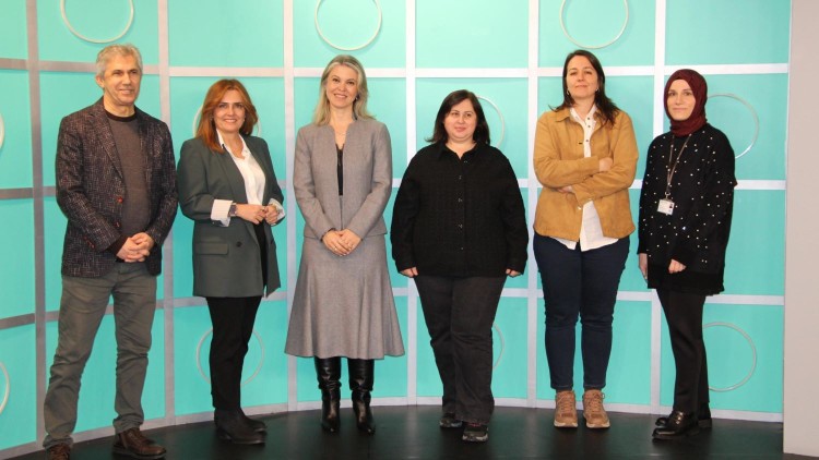 Üsküdar İletişim, akran değerlendirmesinde