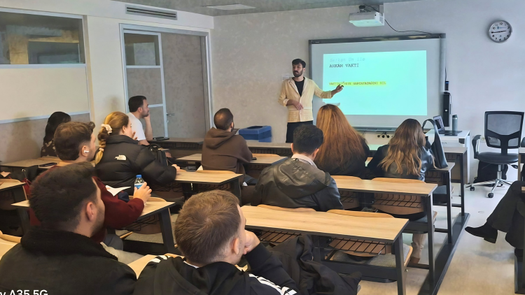 Wily İstanbul Kurucu Ortağı Serkan Ün, Reklam Atölyesi’nde öğrencilerle buluştu
